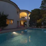 וילה La Guatla